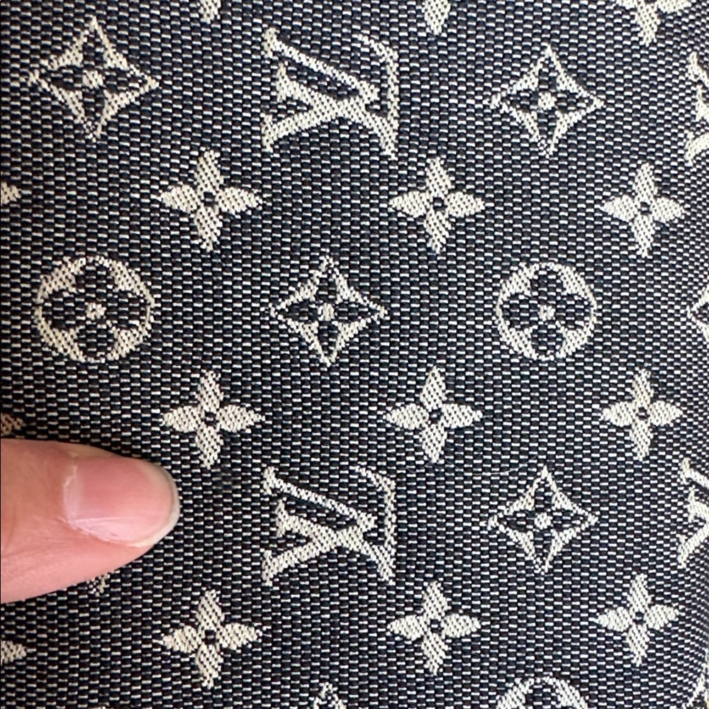 Louis Vuitton Mini Lin Porte-Tresor International Wallet - Picture 6 of 6
